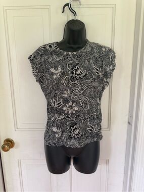 Women's Black & White Floral Short Sleeve Blouse